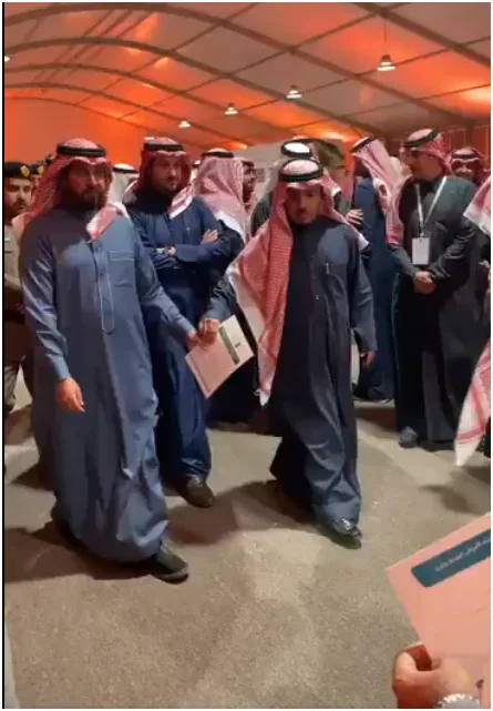 صاحب السمو الملكي الأمير فهد بن محمد بن سعد بن عبدالعزيز محافظ محافظة الخرج، يزور جناح جمعية الأمراض المزمنة